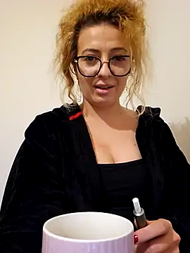 Selenna emma online show from November 7, 2025, 2:39 pm