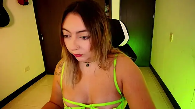 miaawild online show from December 5, 2025, 2:47 pm