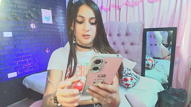 Snapshot of sofiasex99 chatting on February 15, 2025, 5:50 pm sofiasex99 online show from February 15, 2025, 5:50 pm