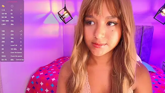 Snapshot of Sophiee_Velvet chatting on September 16, 2025, 1:45 pm Sophiee Velvet online show from September 16, 2025, 1:45 pm