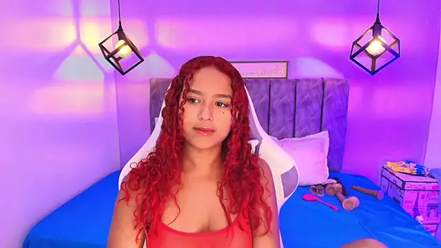 Snapshot of Sophiee_Velvet chatting on September 30, 2025, 2:55 pm Sophiee Velvet online show from September 30, 2025, 2:55 pm