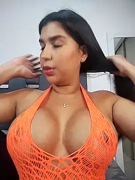 Snapshot of NiaSoler chatting on February 1, 2026, 2:04 pm NiaSoler online show from February 1, 2026, 2:04 pm