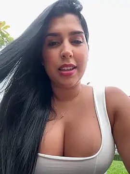 Snapshot of NiaSoler chatting on February 17, 2026, 10:27 pm NiaSoler online show from February 17, 2026, 10:27 pm