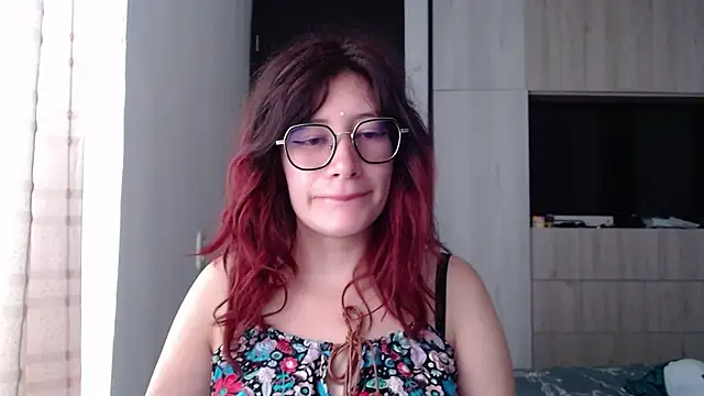 mariana124- online show from February 8, 2025, 3:42 pm