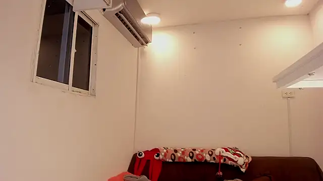 Snapshot of meganrossee69 chatting on December 27, 2024, 12:29 am meganrossee69 online show from December 27, 2024, 12:29 am