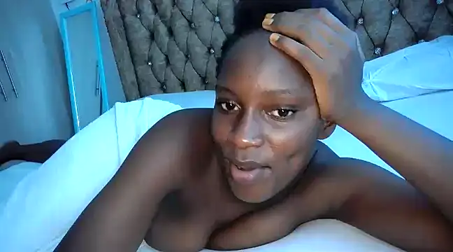 Snapshot of queen-goddess chatting on December 25, 2024, 1:09 pm queen-goddess online show from December 25, 2024, 1:09 pm