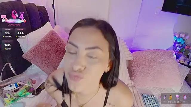 Maya Bluee online show from April 10, 2026, 3:34 am