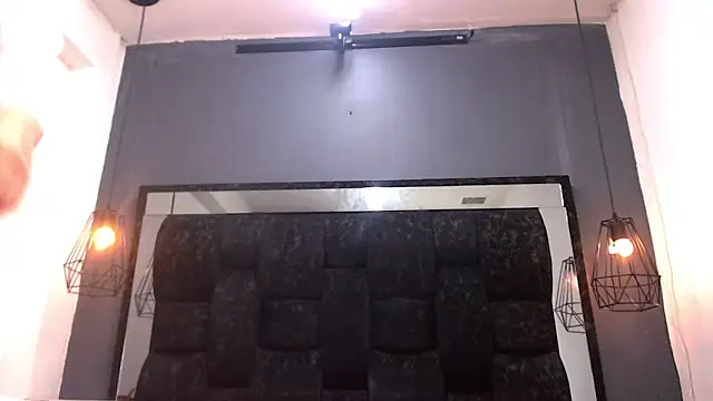 Snapshot of AndreaGil_ chatting on January 7, 2026, 7:27 pm AndreaGil online show from January 7, 2026, 7:27 pm