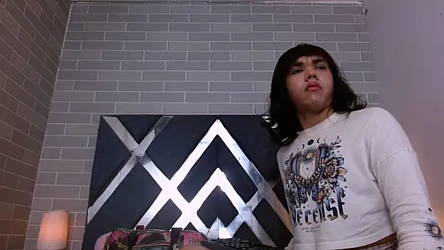 Snapshot of AndreaGil_ chatting on January 15, 2026, 7:28 pm AndreaGil online show from January 15, 2026, 7:28 pm