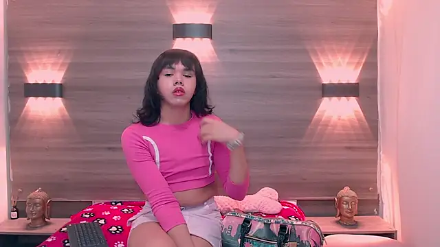 Snapshot of AndreaGil_ chatting on February 13, 2026, 4:25 pm AndreaGil online show from February 13, 2026, 4:25 pm