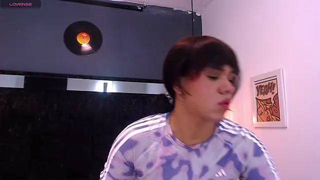 Snapshot of AndreaGil_ chatting on February 22, 2026, 5:11 pm AndreaGil online show from February 22, 2026, 5:11 pm