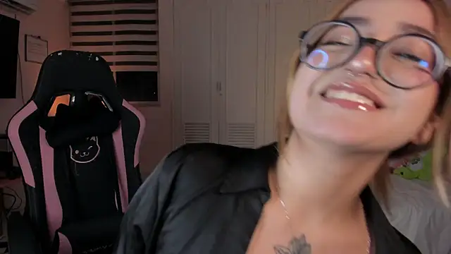 SweetJennaa online show from September 20, 2025, 2:34 am