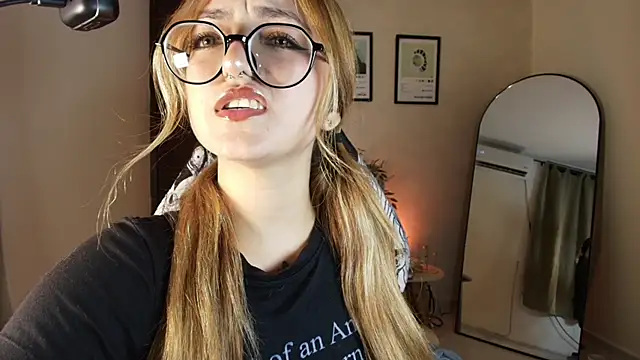 Snapshot of SweetJennaa chatting on June 1, 2026, 12:12 am SweetJennaa online show from June 1, 2026, 12:12 am