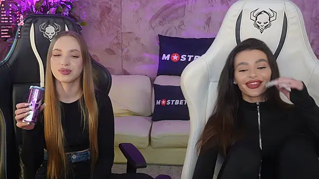 Gabriella054 online show from January 4, 2025, 11:59 pm