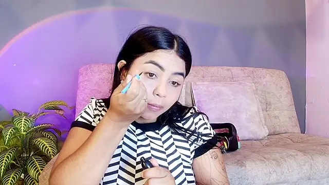 jade brunnette online show from June 18, 2026, 10:58 pm