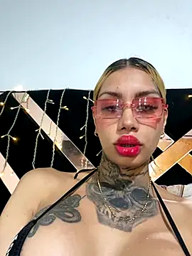 Snapshot of Zaratattoox chatting on October 9, 2025, 3:59 am Zaratattoox online show from October 9, 2025, 3:59 am