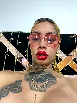 Snapshot of Zaratattoox chatting on October 10, 2025, 8:02 am Zaratattoox online show from October 10, 2025, 8:02 am