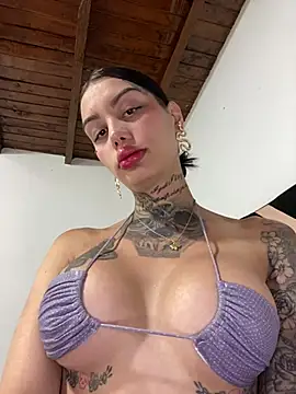 Snapshot of Zaratattoox chatting on April 30, 2026, 7:47 am Zaratattoox online show from April 30, 2026, 7:47 am