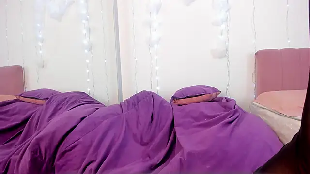 DashaFoxxx online show from November 5, 2025, 1:44 pm