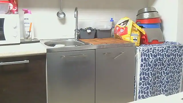 couplemilf2 online show from April 10, 2026, 6:45 pm