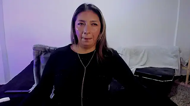 Snapshot of MichelleManson chatting on October 25, 2025, 9:06 am MichelleManson online show from October 25, 2025, 9:06 am