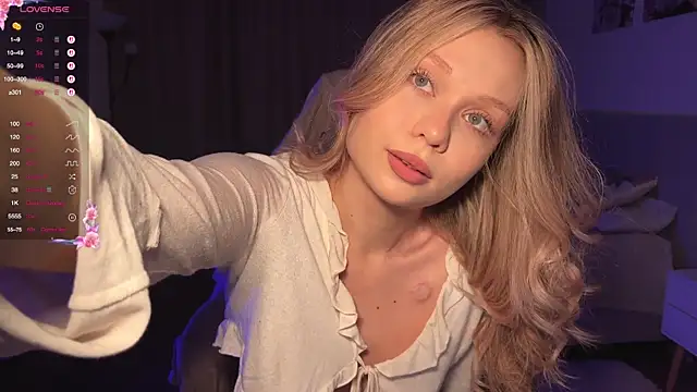 diaanona online show from December 5, 2025, 8:05 pm