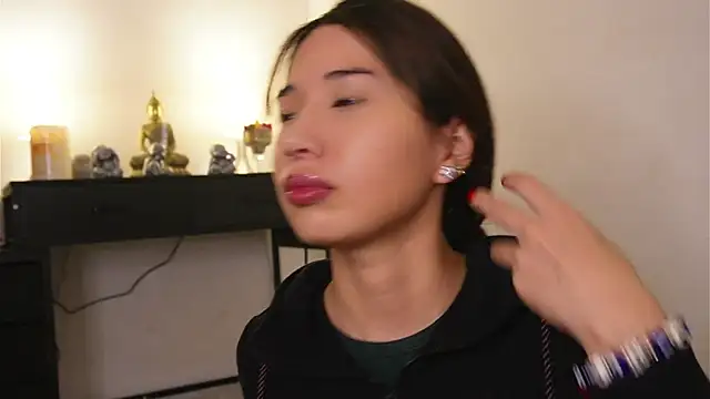 Snapshot of AlessiaVix chatting on March 7, 2025, 4:11 pm AlessiaVix online show from March 7, 2025, 4:11 pm