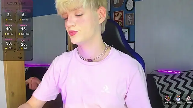 Snapshot of VladHellsing4 chatting on November 22, 2025, 2:38 pm VladHellsing4 online show from November 22, 2025, 2:38 pm