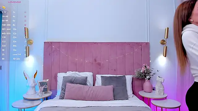 Snapshot of MilaVoxx chatting on March 21, 2025, 5:32 am MilaVoxx online show from March 21, 2025, 5:32 am