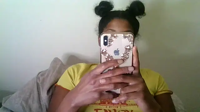 CaramelGoddessxoxo online show from August 4, 2026, 2:08 pm