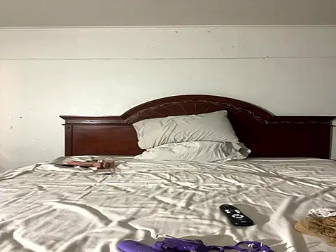 Snapshot of brooksgirth chatting on October 31, 2025, 1:56 pm brooksgirth online show from October 31, 2025, 1:56 pm