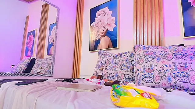 Snapshot of Scarleet_am chatting on January 3, 2025, 6:44 am Scarleet am online show from January 3, 2025, 6:44 am