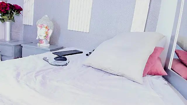 Snapshot of Scarleet_am chatting on March 11, 2025, 6:43 am Scarleet am online show from March 11, 2025, 6:43 am