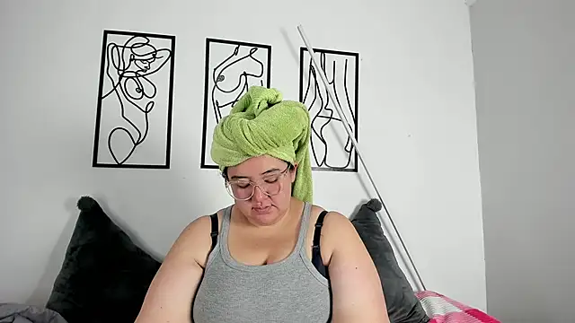 Snapshot of RubyPirsso18 chatting on December 21, 2025, 7:21 pm RubyPirsso18 online show from December 21, 2025, 7:21 pm