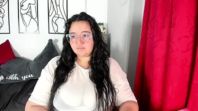 Snapshot of RubyPirsso18 chatting on May 12, 2026, 8:39 pm RubyPirsso18 online show from May 12, 2026, 8:39 pm