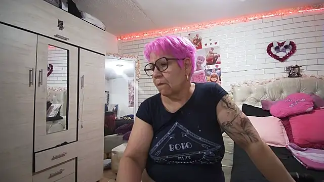 maturehot 65 online show from February 28, 2026, 11:11 am