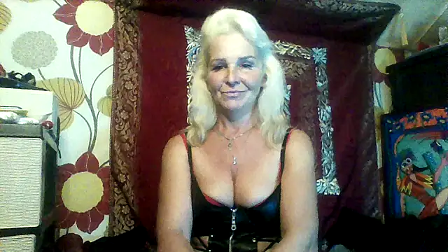 CassandraSandra44 online show from November 10, 2025, 5:01 pm