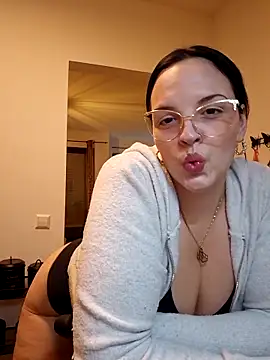 Jujuicy 97 online show from November 30, 2025, 9:19 pm