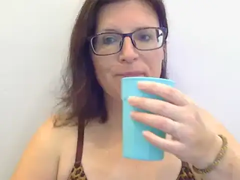 Snapshot of CrimsonMistress chatting on January 12, 2025, 12:39 am CrimsonMistress online show from January 12, 2025, 12:39 am