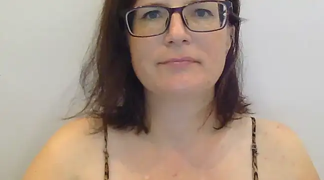 Snapshot of CrimsonMistress chatting on January 17, 2025, 12:10 am CrimsonMistress online show from January 17, 2025, 12:10 am