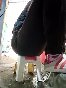 JasminePham online show from March 10, 2025, 1:23 am