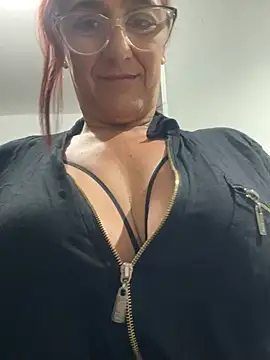 Snapshot of anastasia_and_jordan chatting on February 5, 2026, 9:25 am anastasia and jordan online show from February 5, 2026, 9:25 am