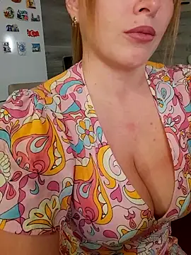 Snapshot of Cute_Hot_Alice chatting on October 26, 2025, 7:20 pm Cute Hot Alice online show from October 26, 2025, 7:20 pm