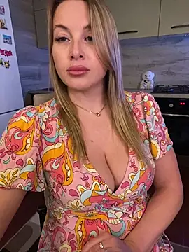 Snapshot of Cute_Hot_Alice chatting on May 3, 2026, 9:21 pm Cute Hot Alice online show from May 3, 2026, 9:21 pm