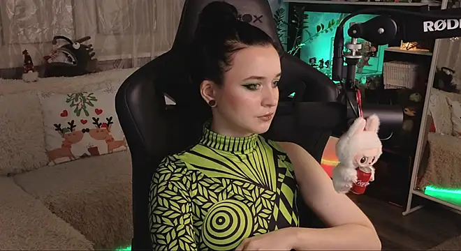 Snapshot of KiraLiLime chatting on January 5, 2026, 7:17 pm KiraLiLime online show from January 5, 2026, 7:17 pm