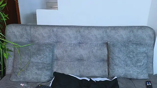 Lorenne Miller online show from March 18, 2025, 5:09 am