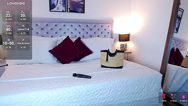 sarascottt online show from March 17, 2026, 2:42 pm