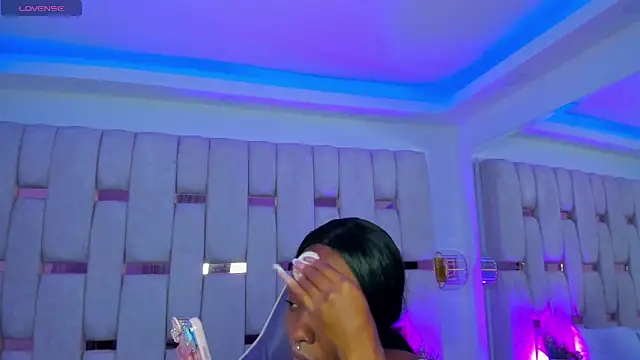 mia schwarz online show from March 2, 2026, 9:54 pm