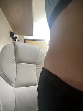 Snapshot of Kharla_Marin chatting on November 10, 2025, 10:31 pm Kharla Marin online show from November 10, 2025, 10:31 pm