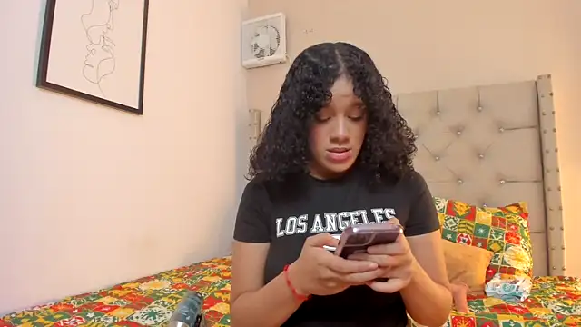 Snapshot of vanesasexyhot21 chatting on November 22, 2025, 2:54 am vanesasexyhot21 online show from November 22, 2025, 2:54 am